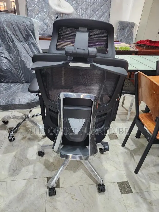 Ergonomic Mesh Chair · Photo 1