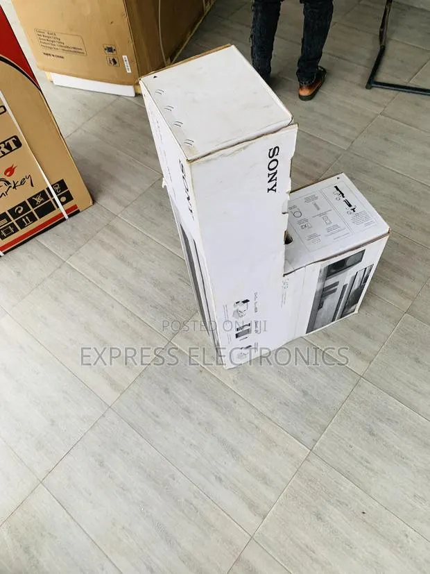 Neewly 5.1ch Home Cinema With Wireless Rear Speakers | HT-S40R Sony · Photo 1