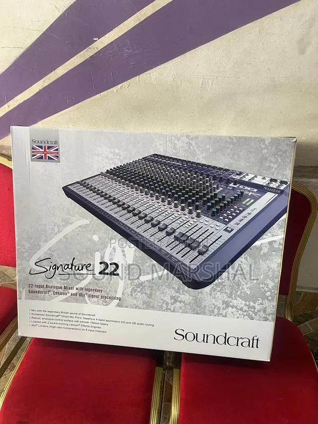 Soundcraft Signature 22 Mixer · Photo 1