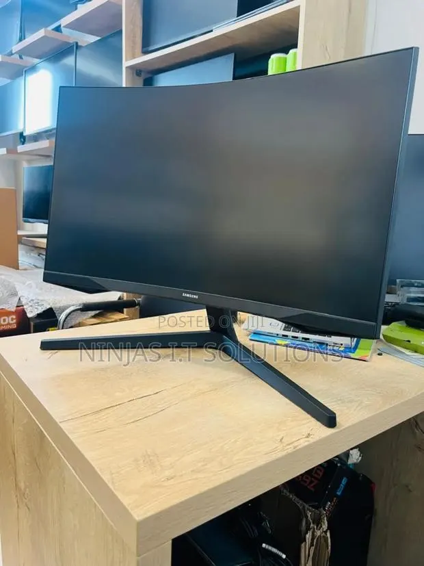 Samsung Odyssey G5 C27g55c · Photo 1