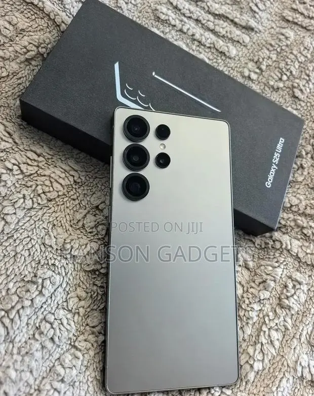 New Samsung Galaxy S25 Ultra 1 TB Gold · Photo 1