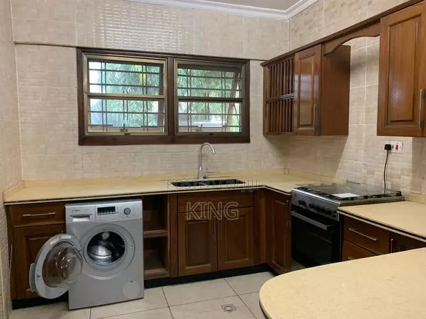 4bdrm Bungalow in Mile 7 for rent