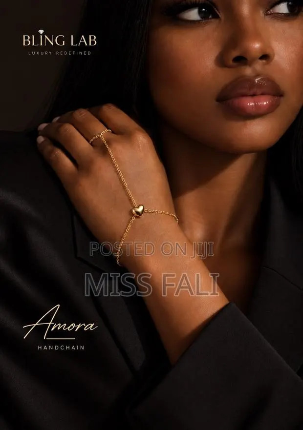 Amora Hand Chain · Photo 1