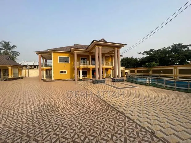 7bdrm Mansion in Kronum Afrancho, Kumasi Metropolitan for sale · Photo 1