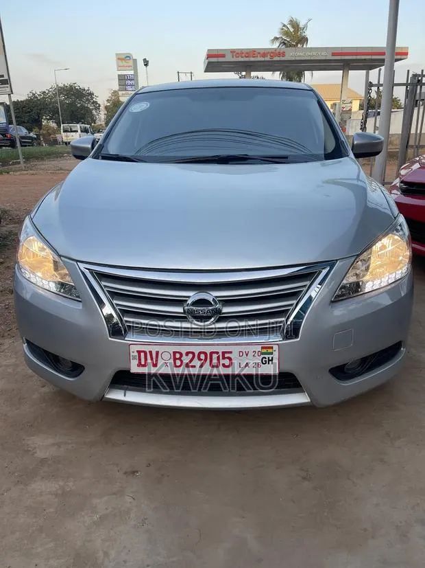 Nissan Sentra S 4dr Sedan (1.8L 4cyl CVT) 2015 Silver · Photo 1