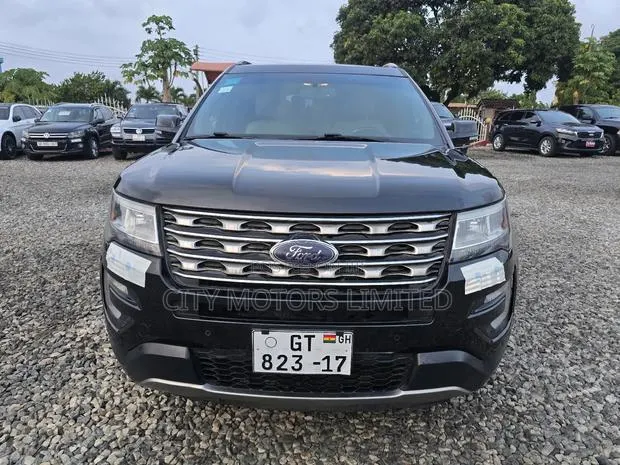 Ford Explorer XLT 4dr FWD (2.3L 4cyl 6A) 2017 Black · Photo 1