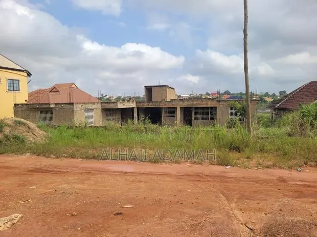 Land for Sale at Santa'si Darko Near Main Road · Photo 1