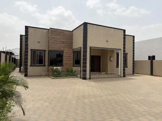 3bdrm House in Lakeside Estate for sale · Photo 1