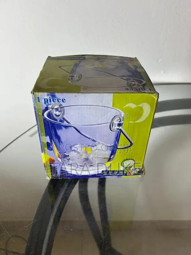 Clear Glass Ice Bucket · Photo 1