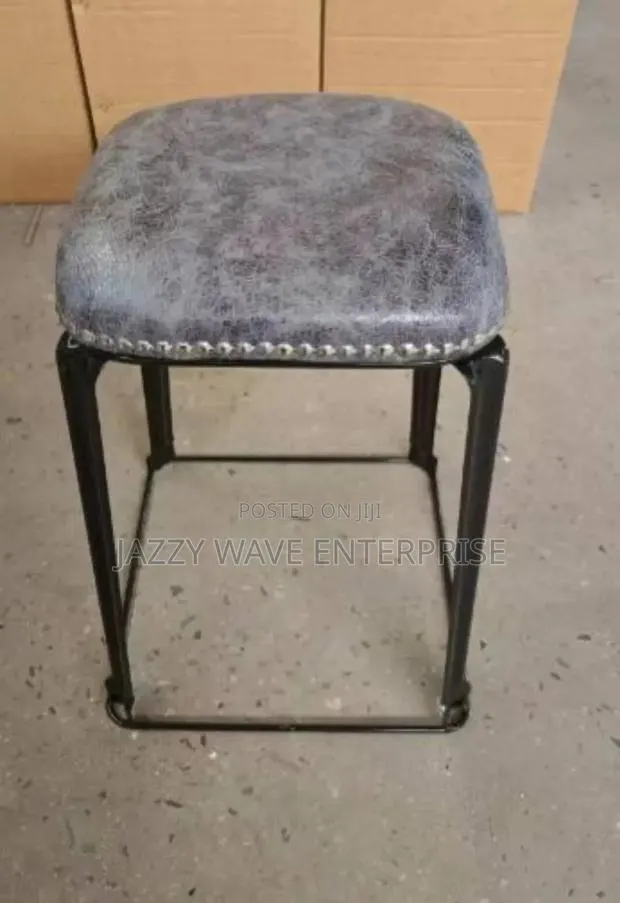 Stool Chair · Photo 1