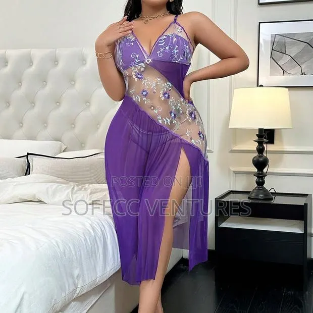 Plus Size Lingerie · Photo 1