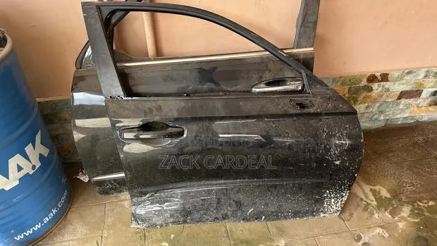 Honda Civic 2023 Front Door Right Available · Photo 1
