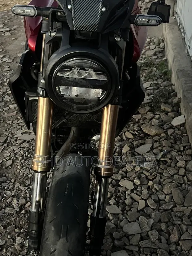 Honda CB 2023 Red · Photo 1