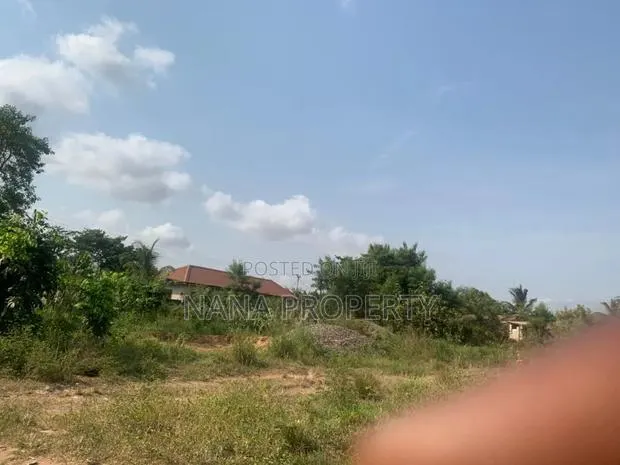 One and Half Plot of Land for Sale Located at Oyibi Saasabi Junction · Photo 1