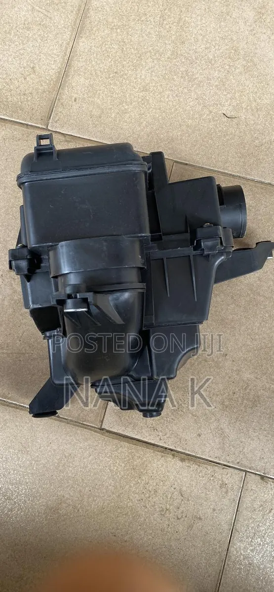Cr v 2017,2018,2019,2020,2021,2022 Air Cleaner Box · Photo 1