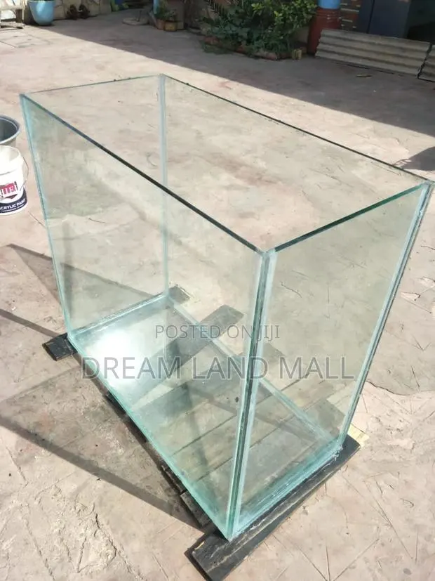 Point & Kill Glass Fish Tank · Photo 1