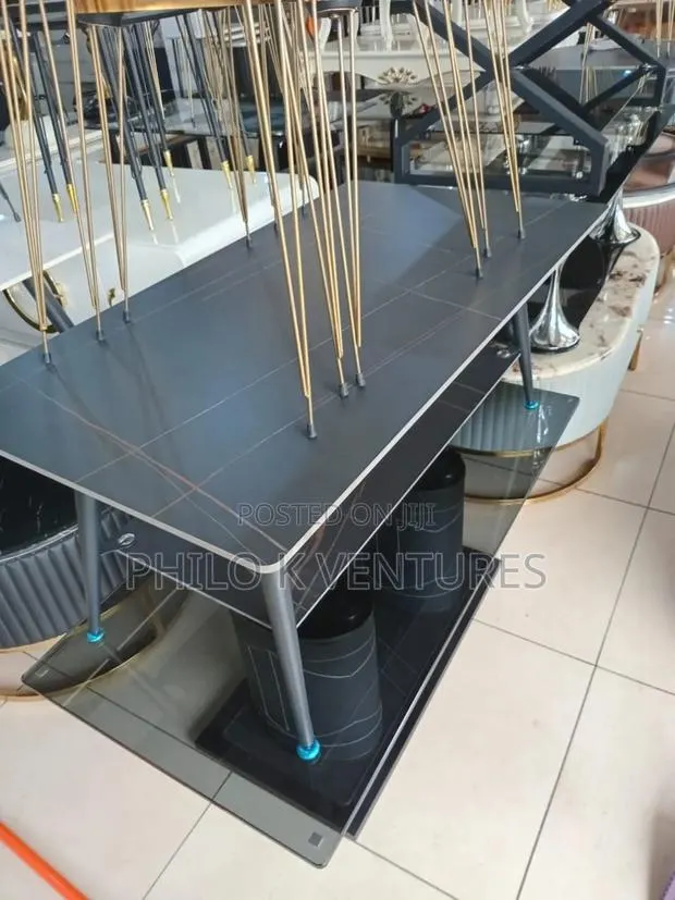 Family Center Table for Sale · Photo 1