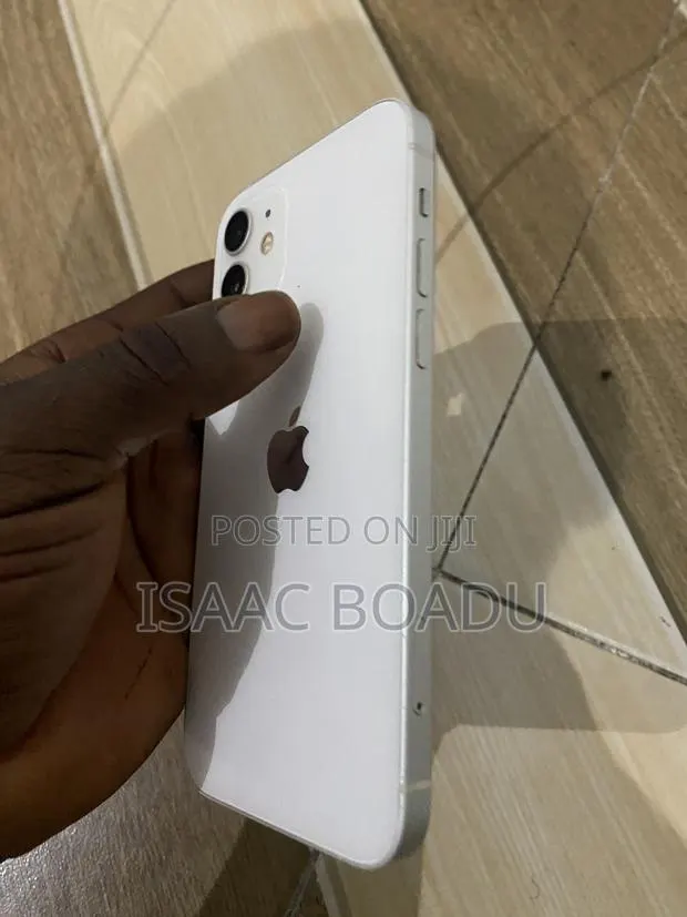 Apple iPhone 12 64 GB White · Photo 1