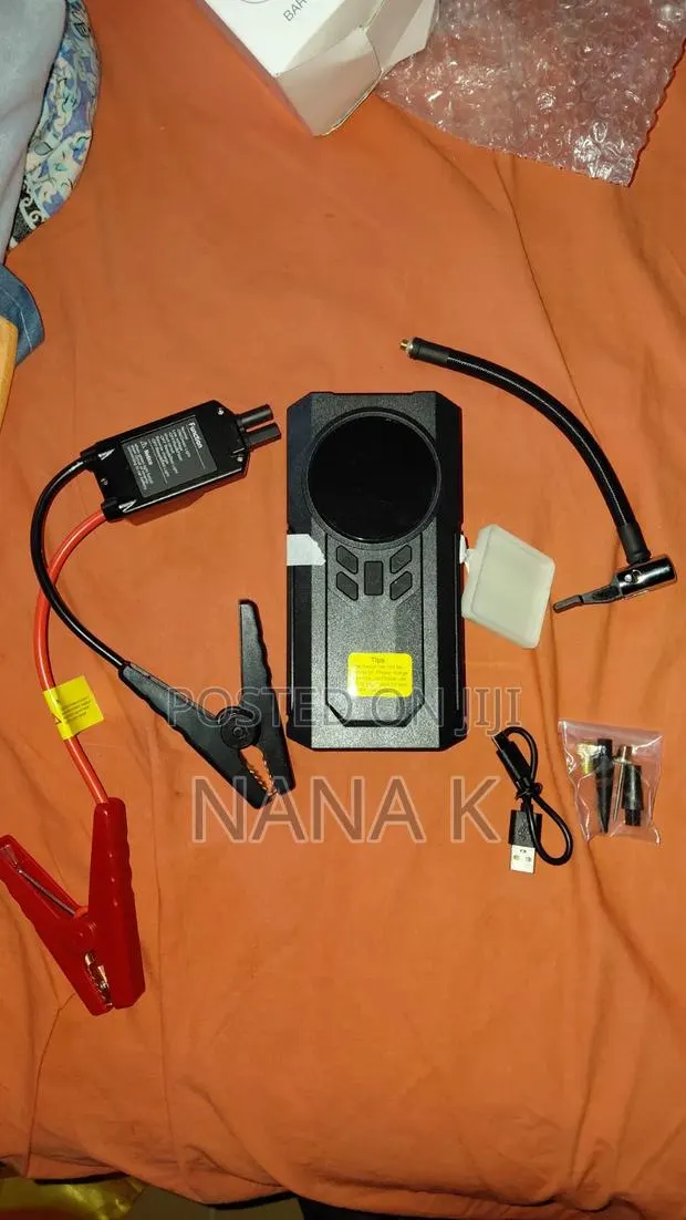 4 in 1 Car Jump Starter · Photo 1