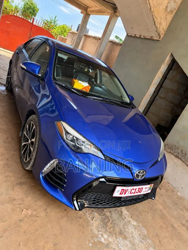 Toyota Corolla SE Special Edition 4dr Sedan (1.8L 4cyl CVT) 2017 Blue · Photo 1