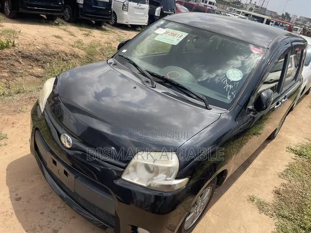Toyota Sienta 1.5 FWD 2013 Black · Photo 1