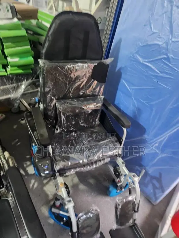Electric Wheelchair · Photo 1