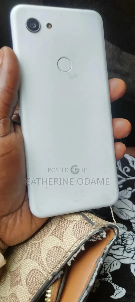 Google Pixel 32 GB White · Photo 1