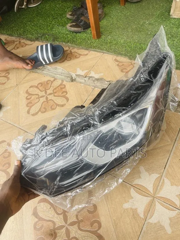 Chevrolet Equinox 2018 Headlights · Photo 1