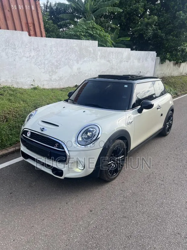 Mini Cooper 2017 Off white · Photo 1