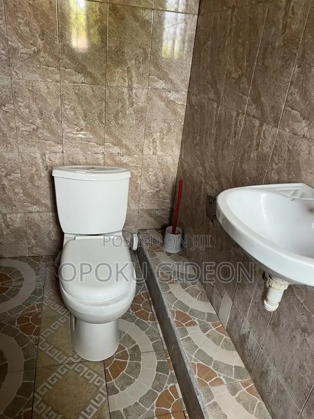 1bdrm Room & Parlour in Canada, Olebu for rent · Photo 1