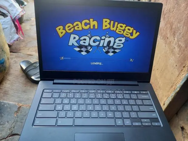 New Laptop Lenovo Chromebook C330 4GB Intel Celeron HDD+SSD 160GB · Photo 1