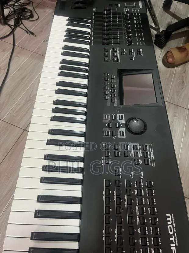 Yamaha Motif Xf 8 Available · Photo 1