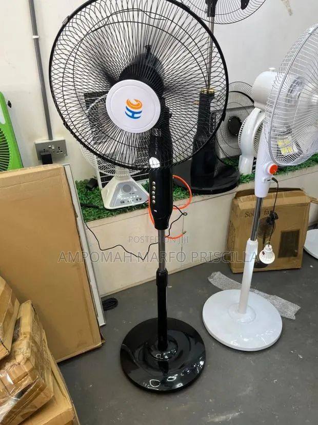 18 Inches Electricity And Solar Rechargeable Fan · Photo 1