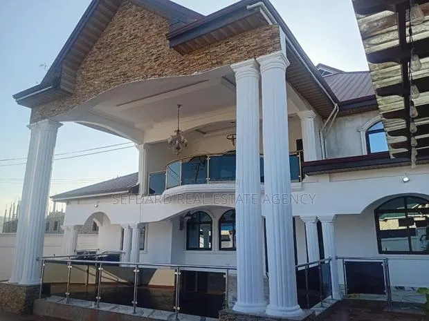 7bdrm House in Pokuase for sale · Photo 1