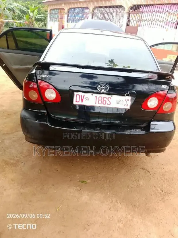 Toyota Corolla 2007 Black · Photo 1