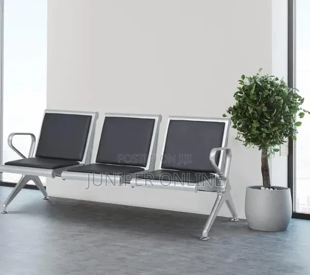 Visitors Bench Prests Gum · Photo 1