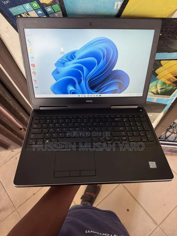 Laptop Dell Precision 7510 16GB Intel Core i7 HDD+SSD 128GB · Photo 1
