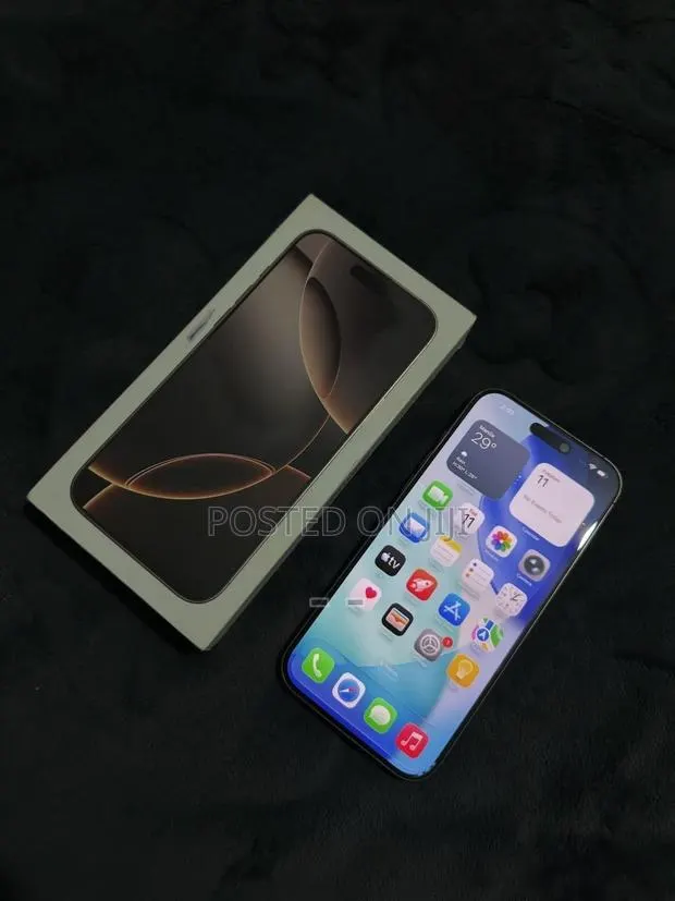 Apple iPhone 16 Pro Max 256 GB Gold · Photo 1