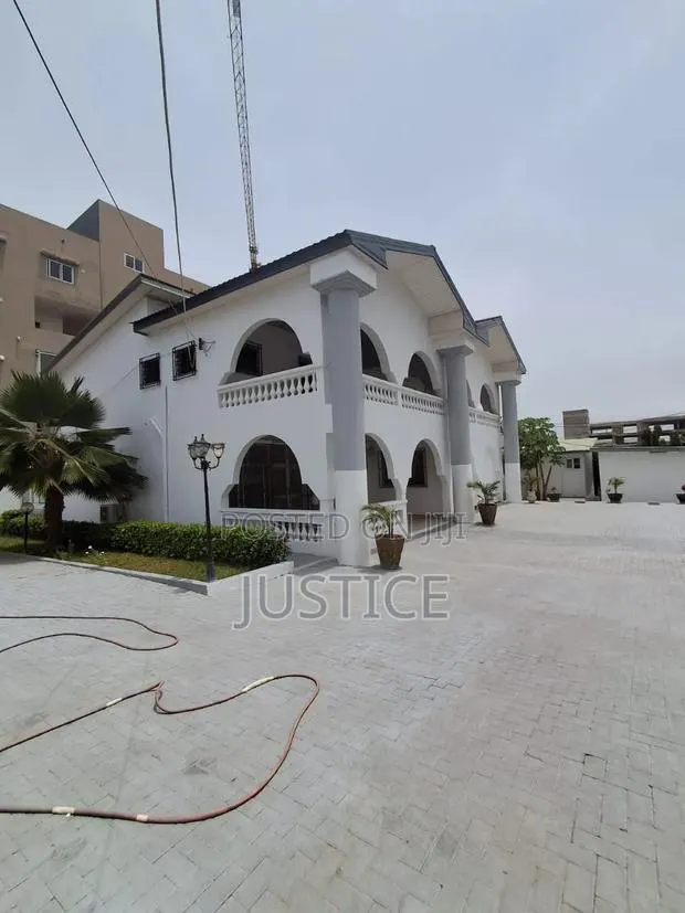 5bdrm House in Labone, Celsbridge Area for rent · Photo 1