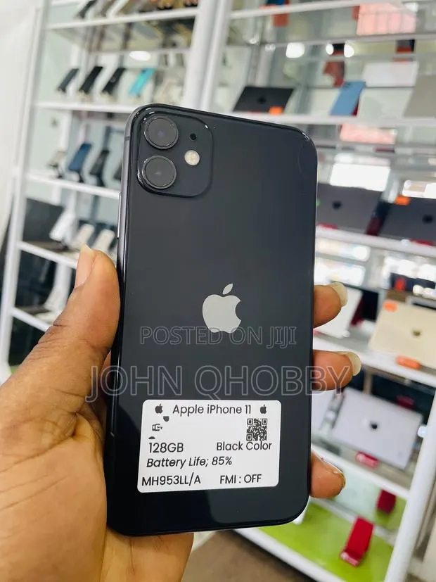 Apple iPhone 11 128 GB Black · Photo 1