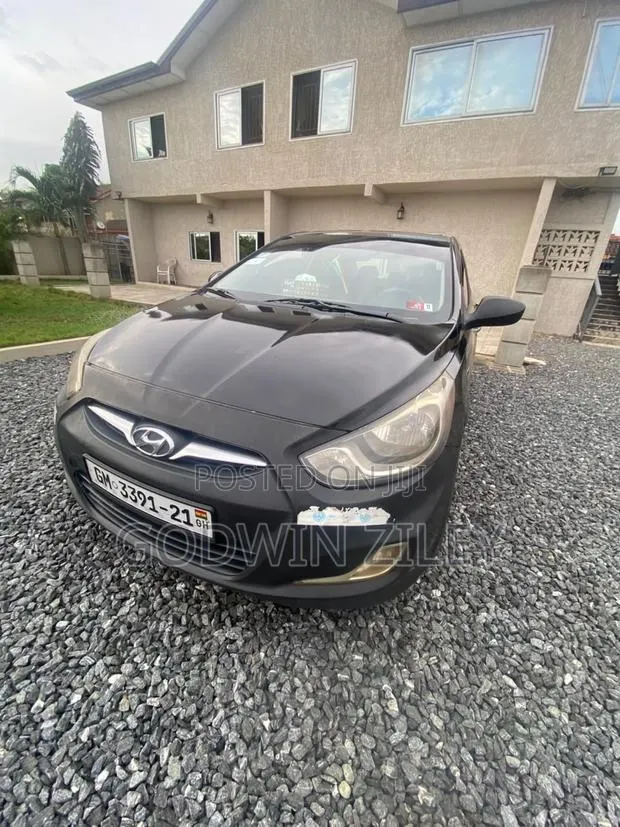 Hyundai Accent 2013 Black · Photo 1