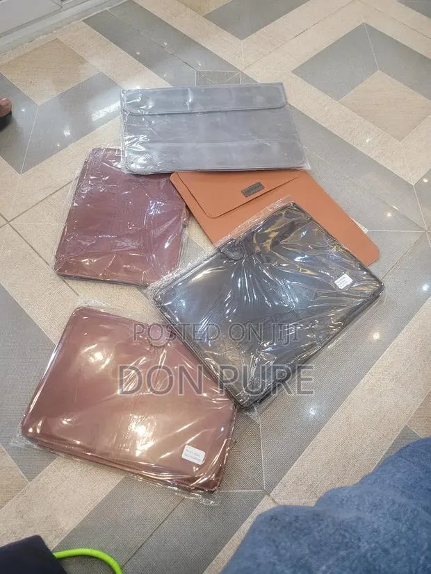 Apple Macbook Leather Bags Available Foresale · Photo 1