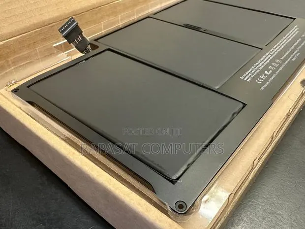 Apple Macbook A1496 Battery · Photo 1