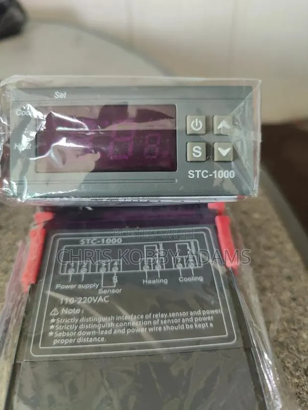 STC-1000 Digital Temperature Controller · Photo 1