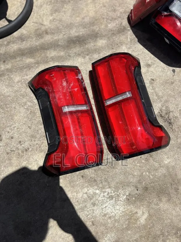 Tacoma 2022-2023-2024-2025 Homeused Taillight · Photo 1