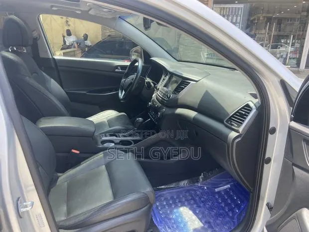 Hyundai Tucson 2016 Silver · Photo 1