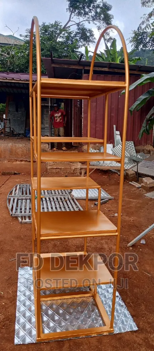 Metal Stand for Boutique · Photo 1