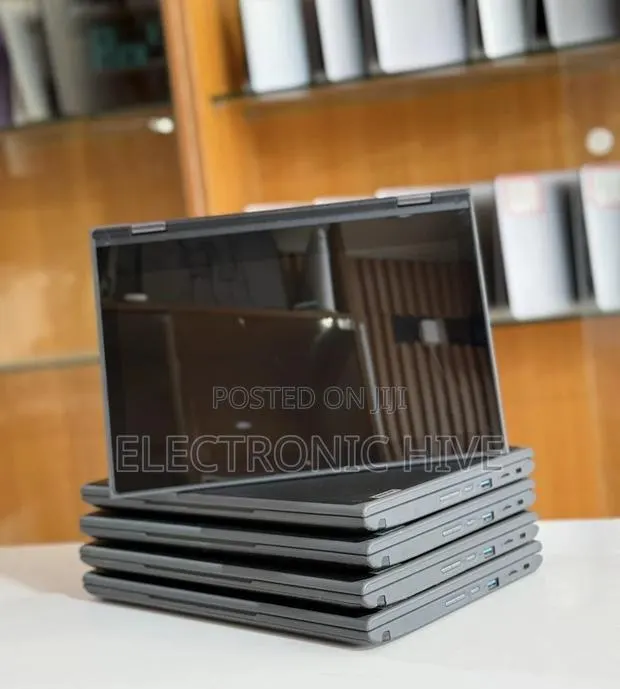Laptop Lenovo 300e 4GB Intel Pentium SSD 128GB · Photo 1
