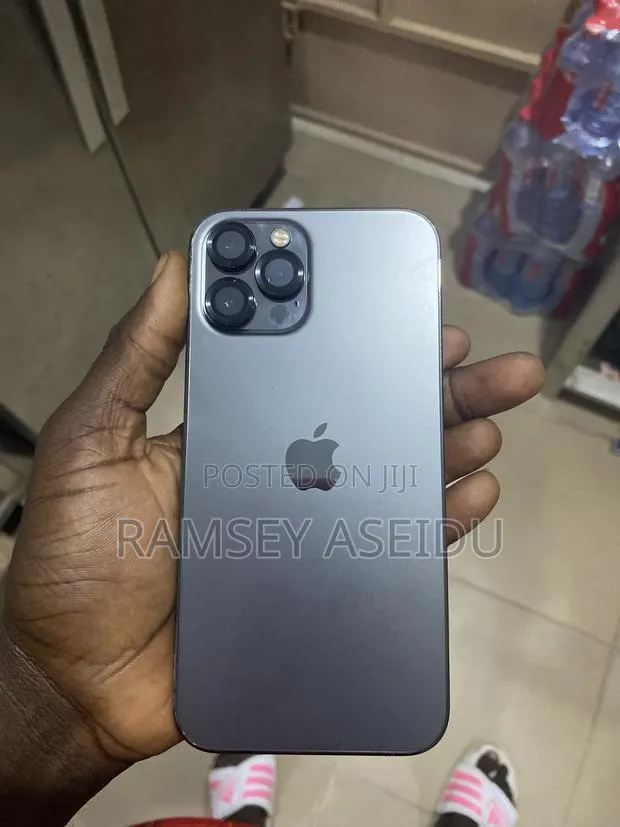 Apple iPhone 12 Pro Max 128 GB Gray · Photo 1
