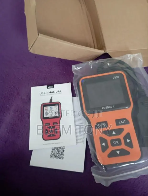 V500 OBD2 Scanner Diagnostic Tool,Code Reader Battery Voltage Tester · Photo 1